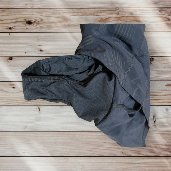 Brooks Chaser Running Shorts 3” with Liner Size Medium Black and Gray Pattern - Picture 6 of 6